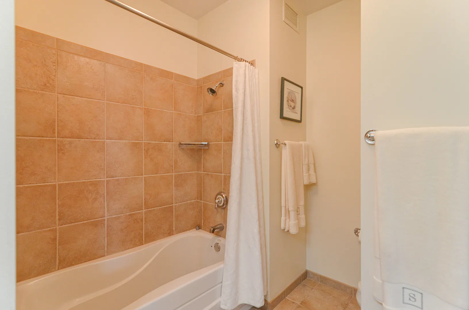 25 E Superior Street IL #3701