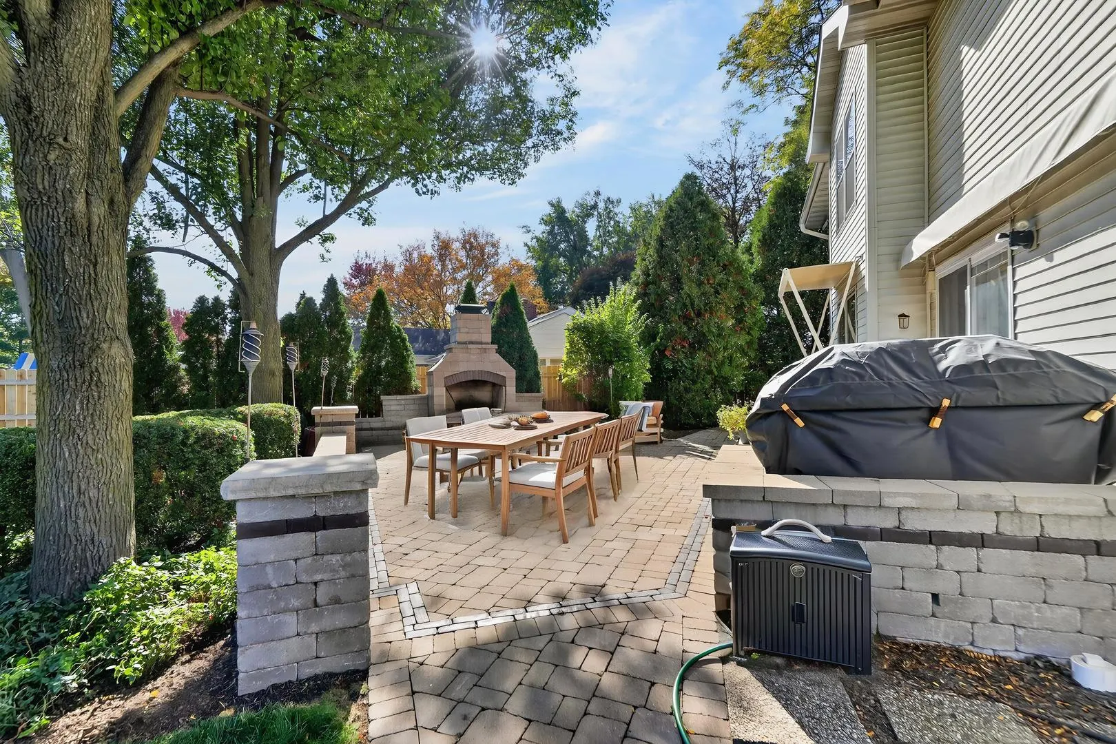 1141 N Hicks Road IL