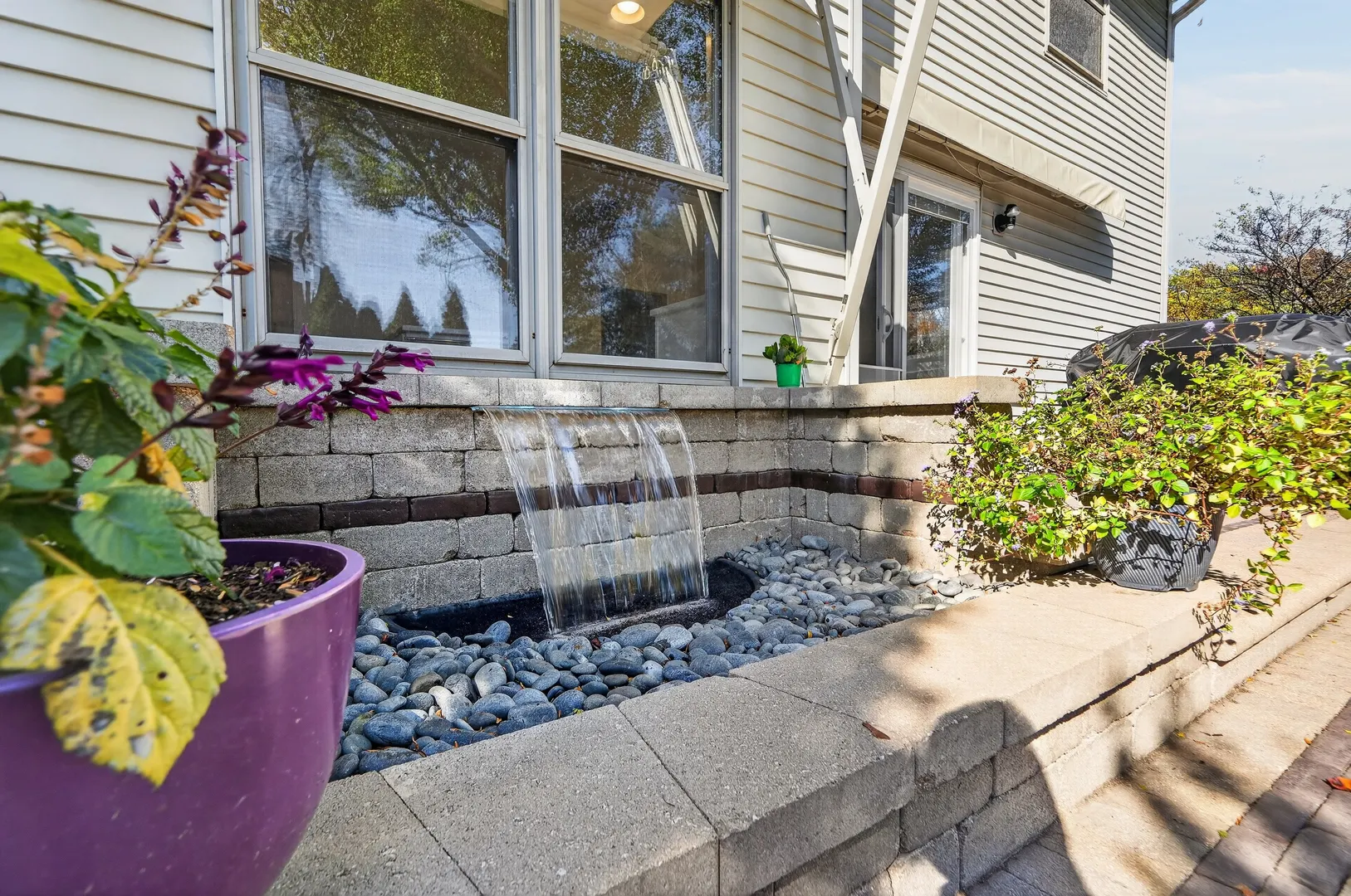 1141 N Hicks Road IL