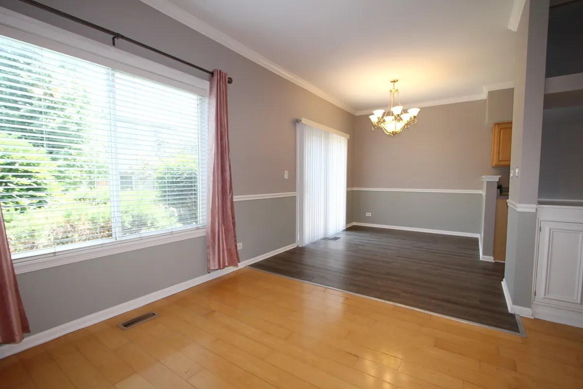 1030 WOODVIEW Court IL
