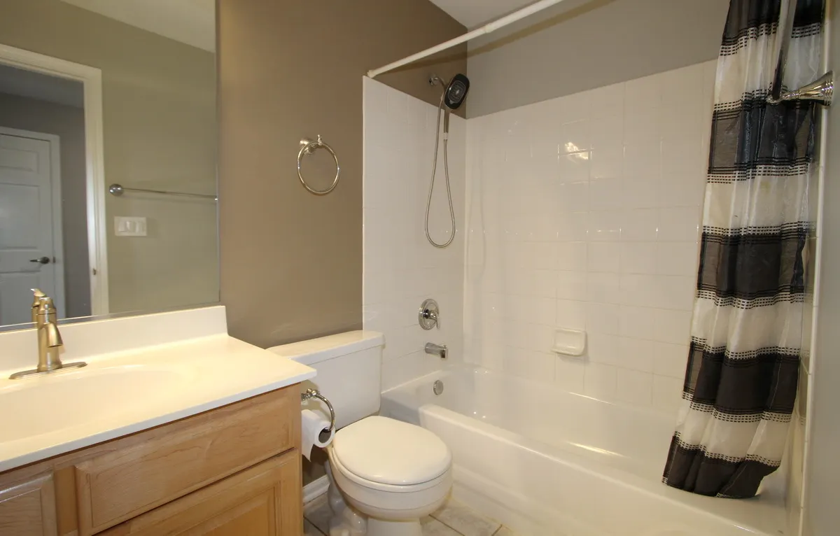 1030 WOODVIEW Court IL