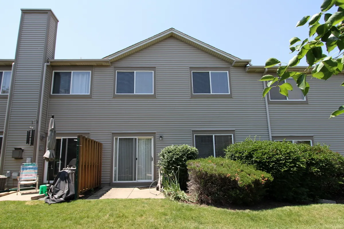 1030 WOODVIEW Court IL