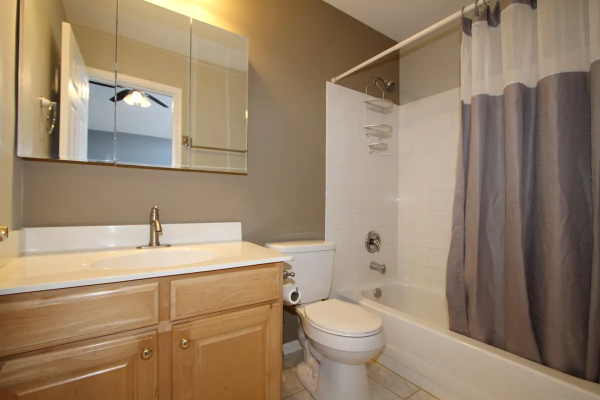 1030 WOODVIEW Court IL