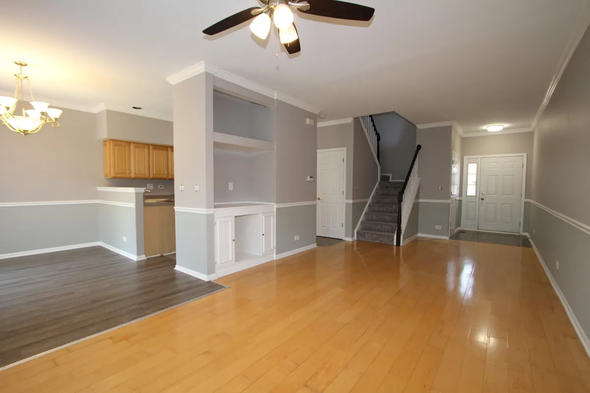 1030 WOODVIEW Court IL