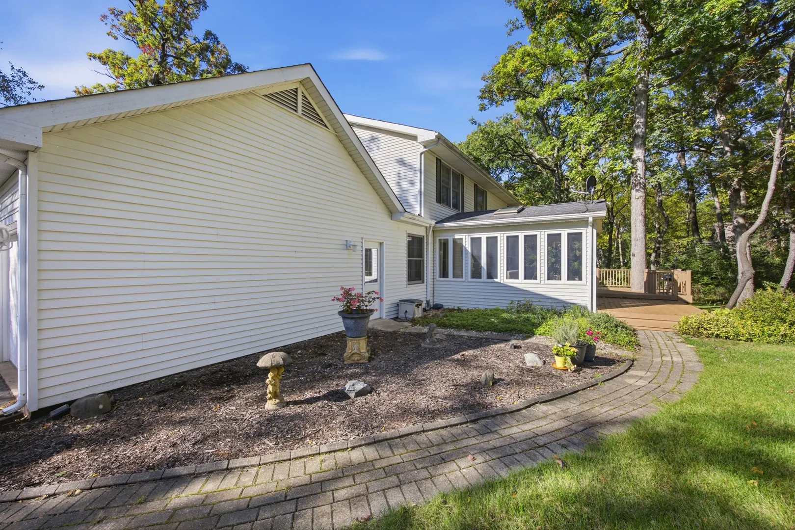 5808 Amherst Court IL