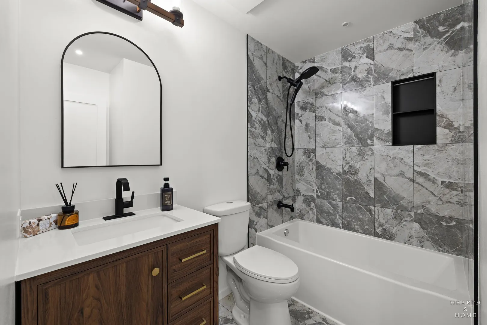 612 Wimbleton Trail IL