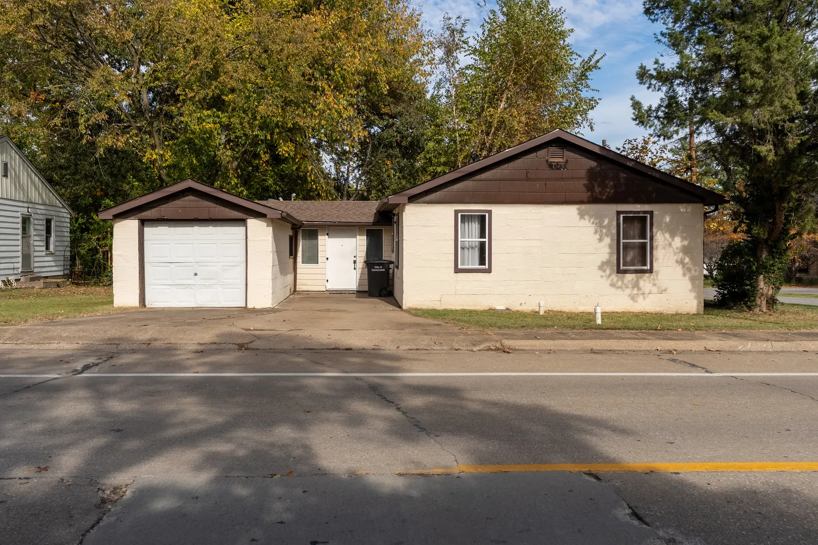 700 N Almond Street IL