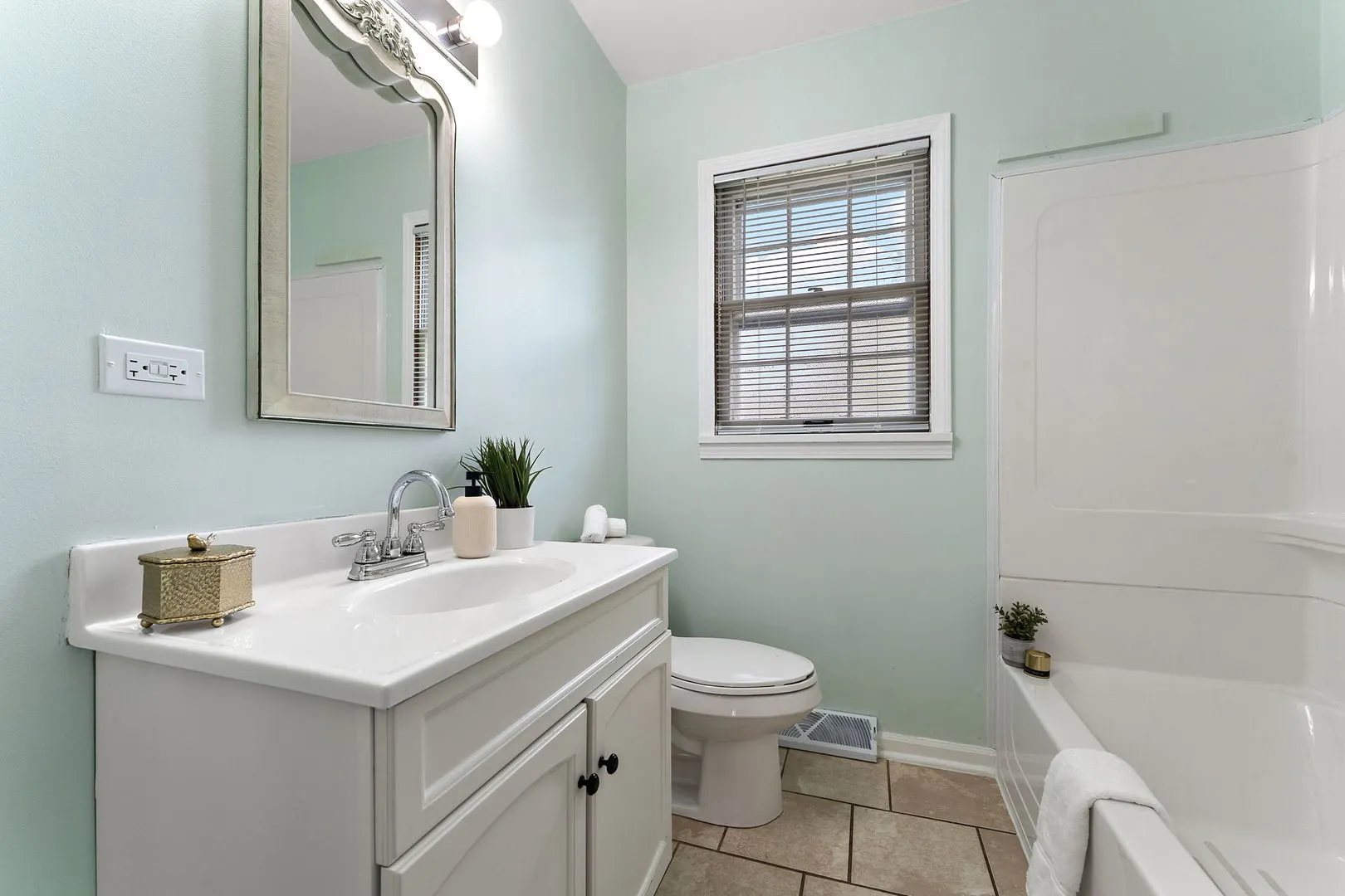 108 Cora Court IL