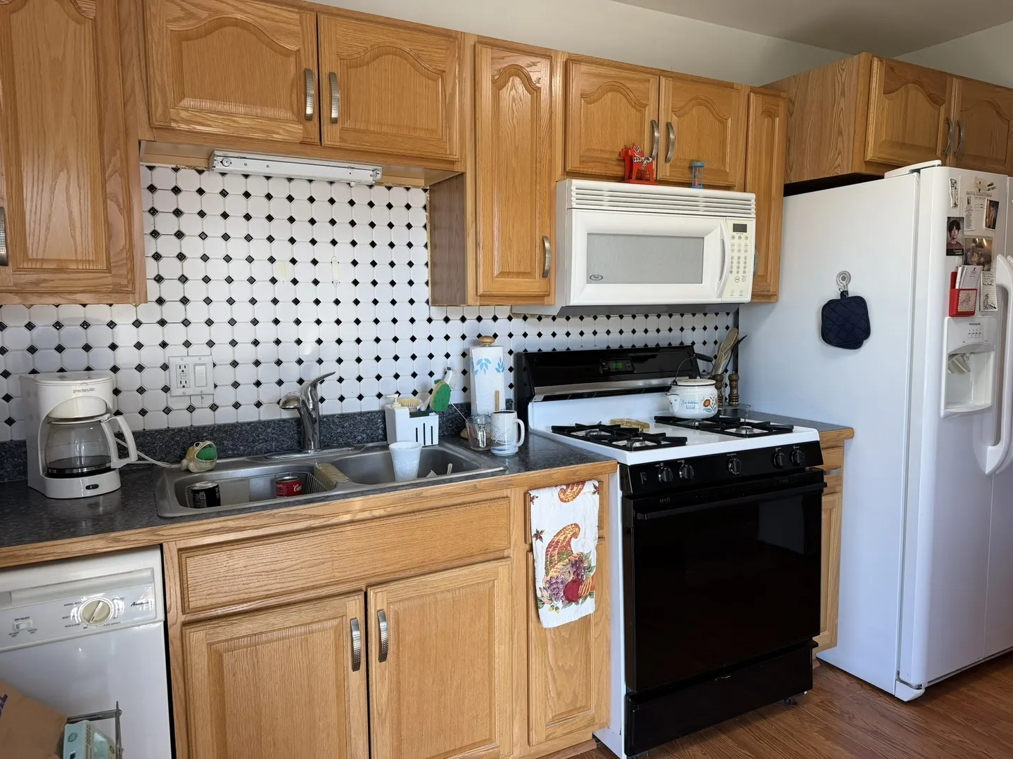 411 N Thornwood Drive IL #411