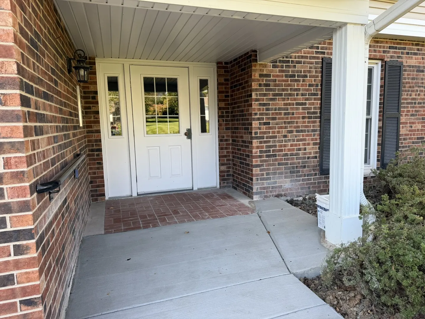 411 N Thornwood Drive IL #411
