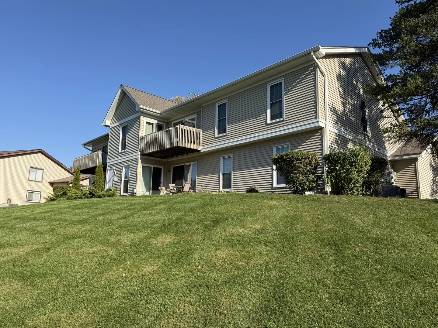 411 N Thornwood Drive IL #411