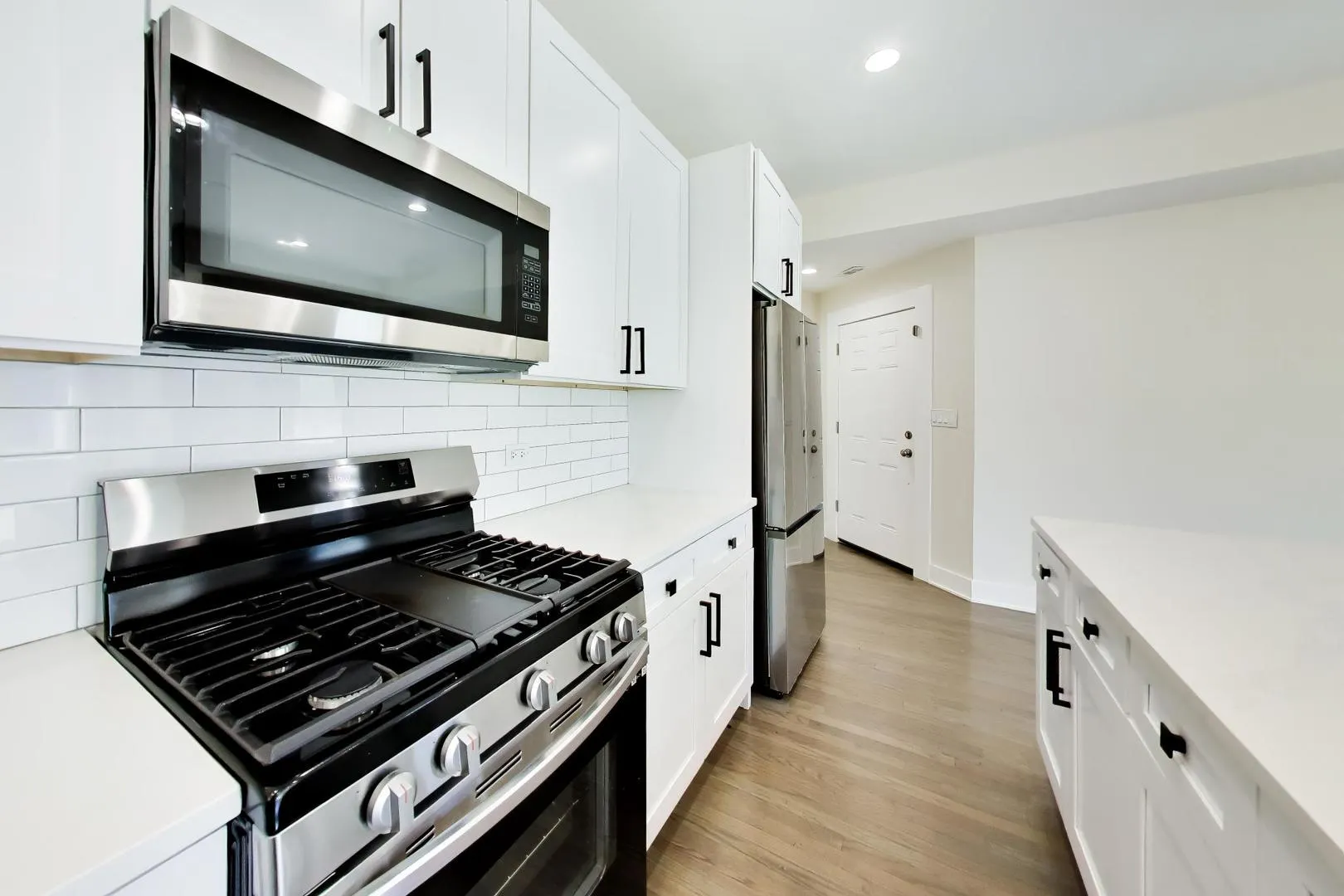 350 E 50th Street IL #3