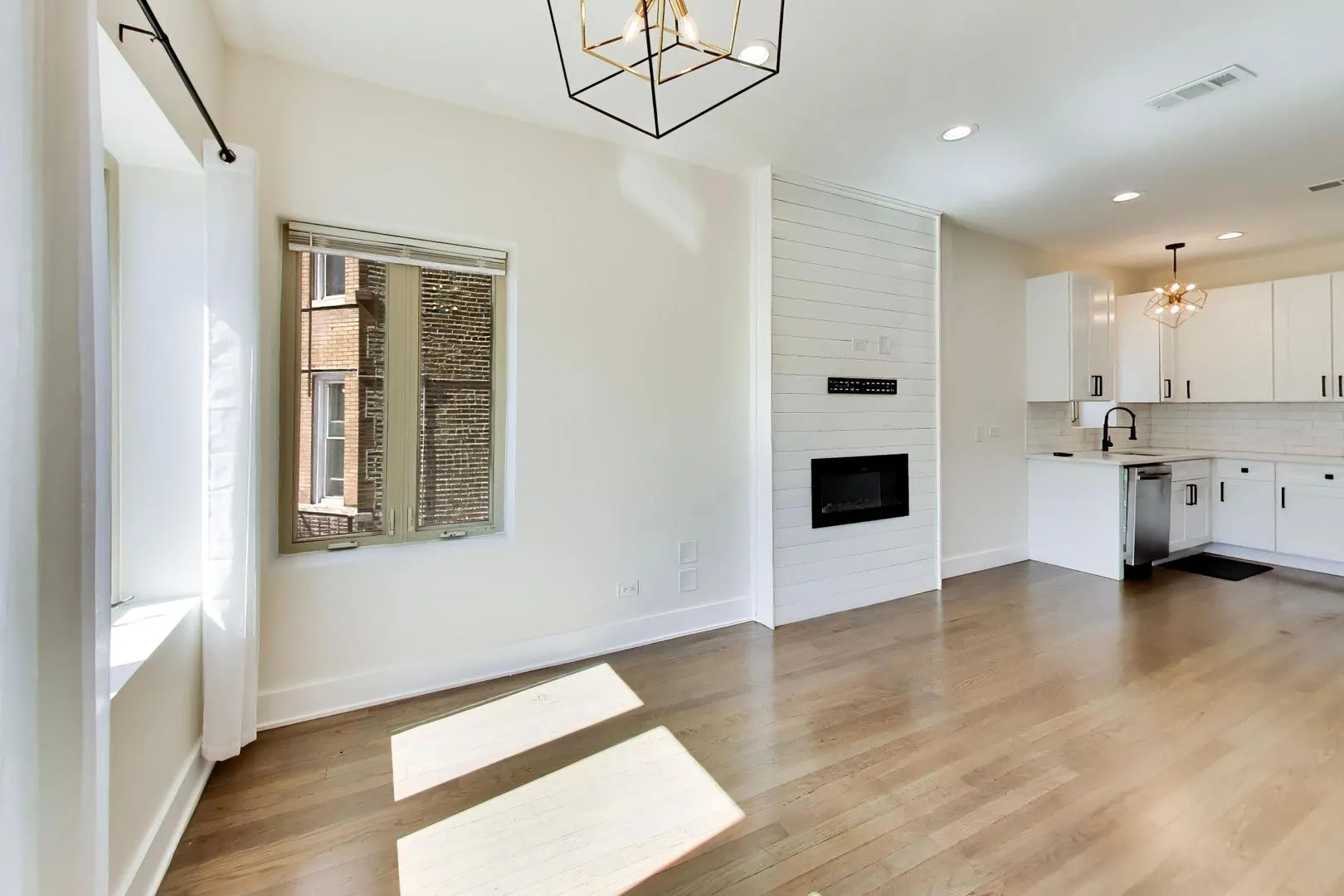 350 E 50th Street IL #3