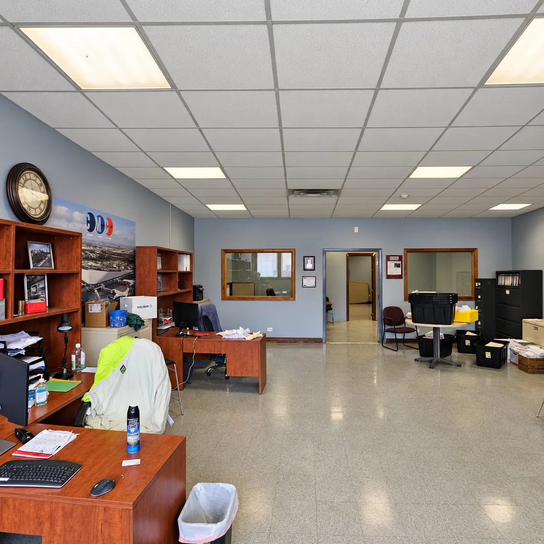 4542 W Cermak Road IL