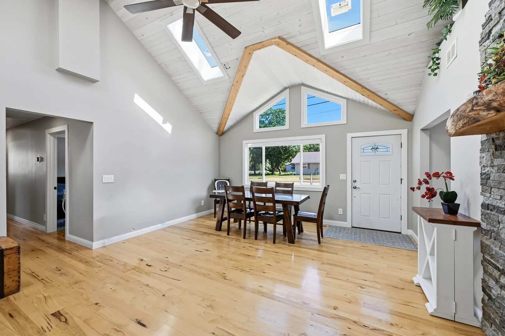 308 Beach Drive IL