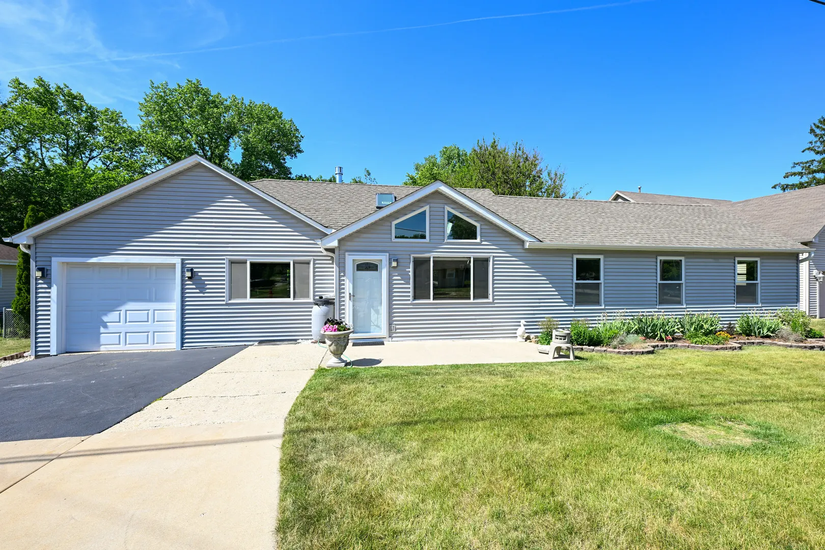 308 Beach Drive IL
