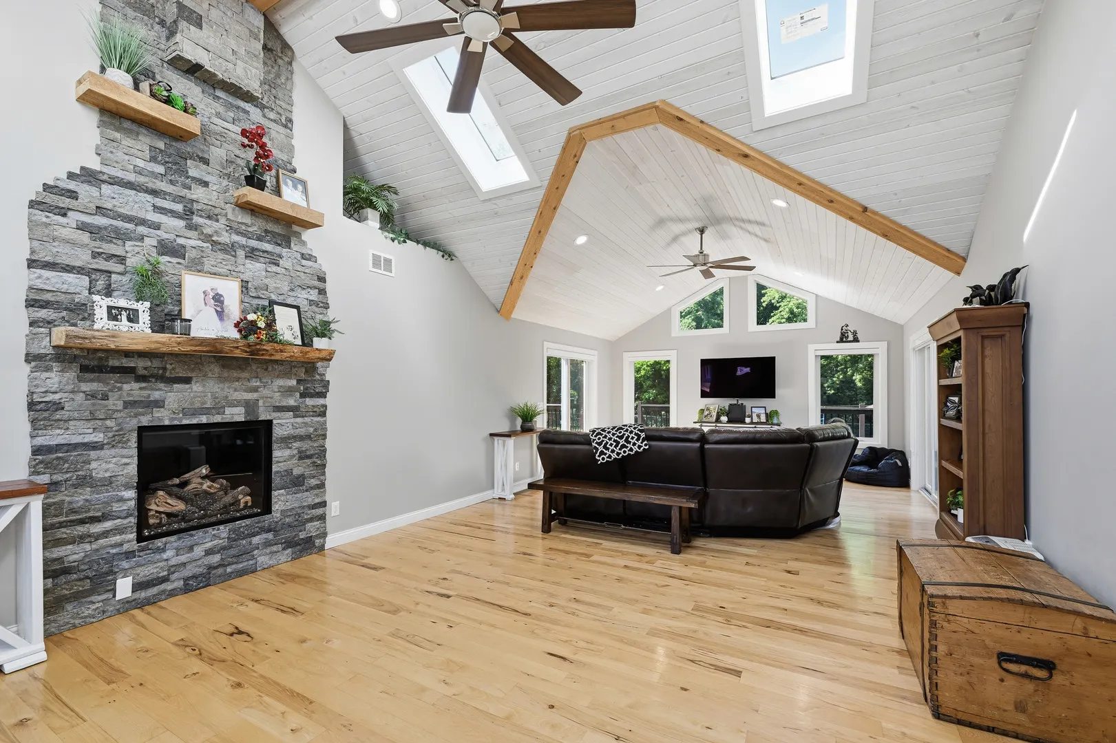 308 Beach Drive IL