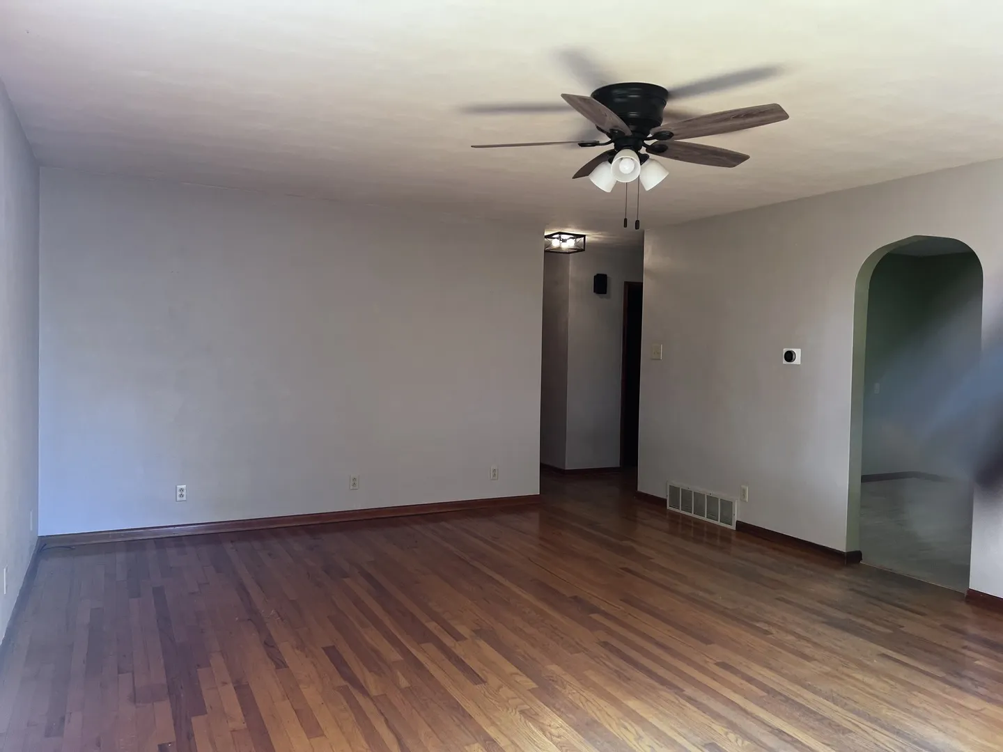 211 Florida Drive IL