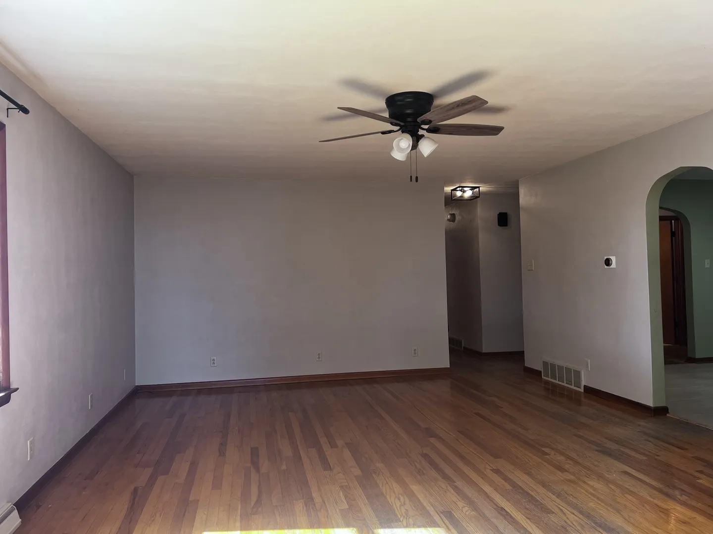 211 Florida Drive IL