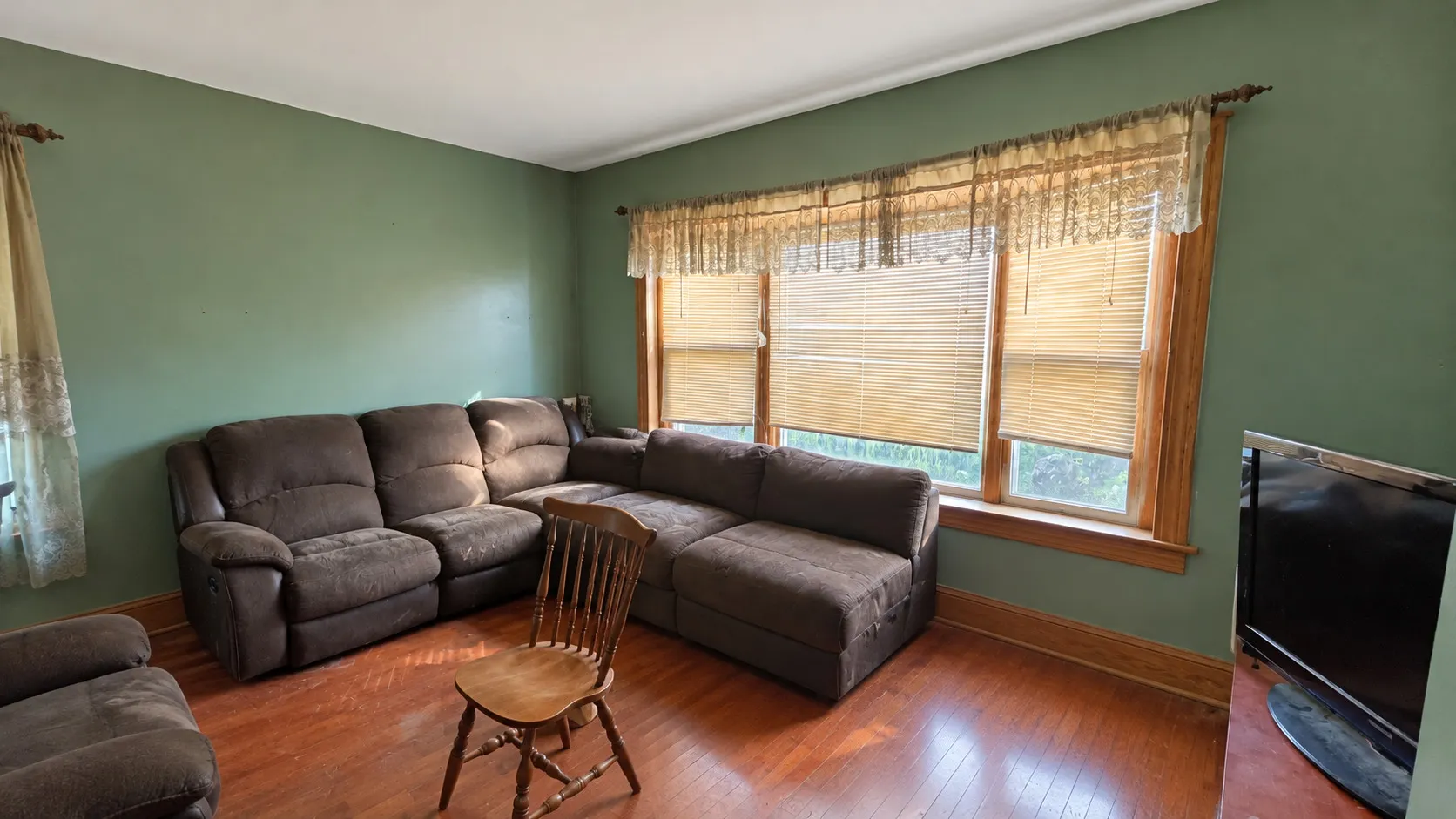 1324 RIDGE Road IL