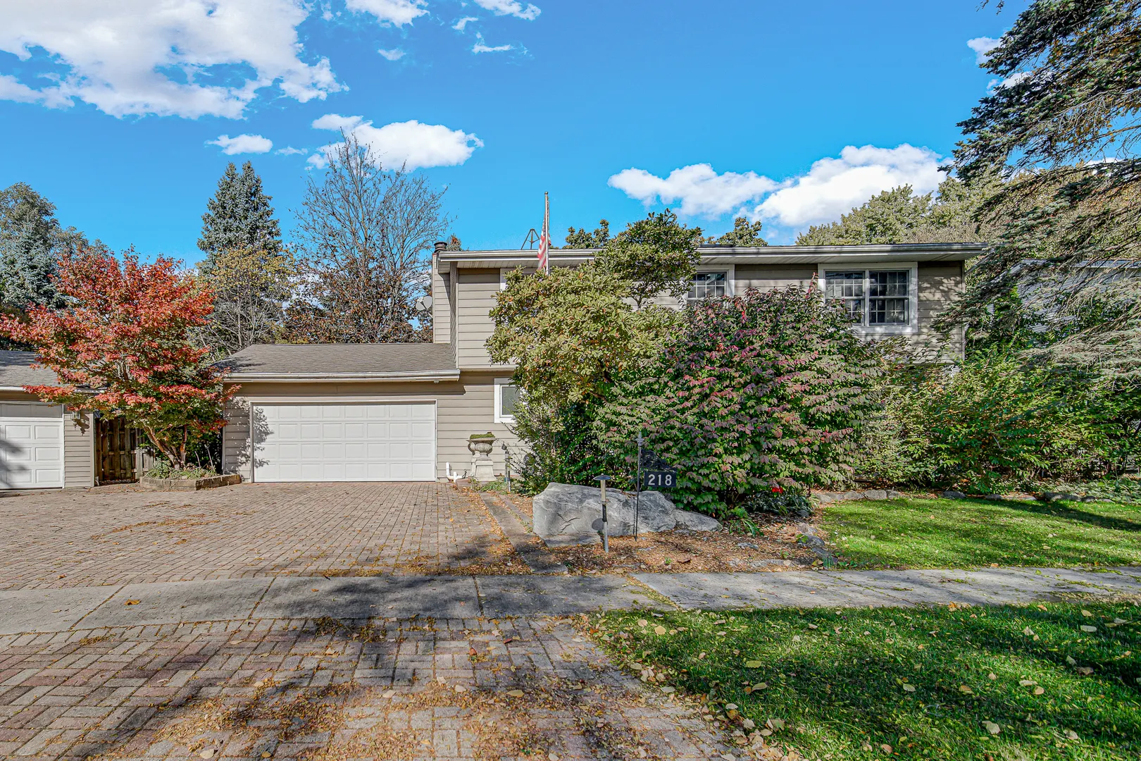 218 Londonderry Court IL