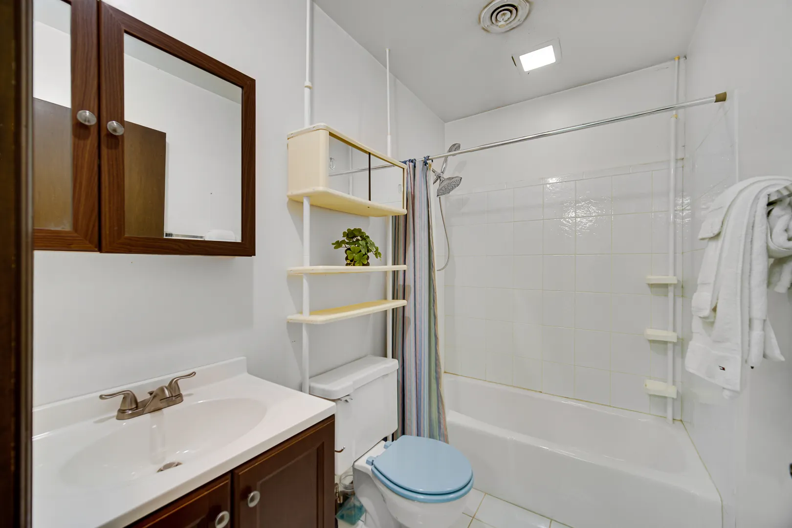 218 Londonderry Court IL
