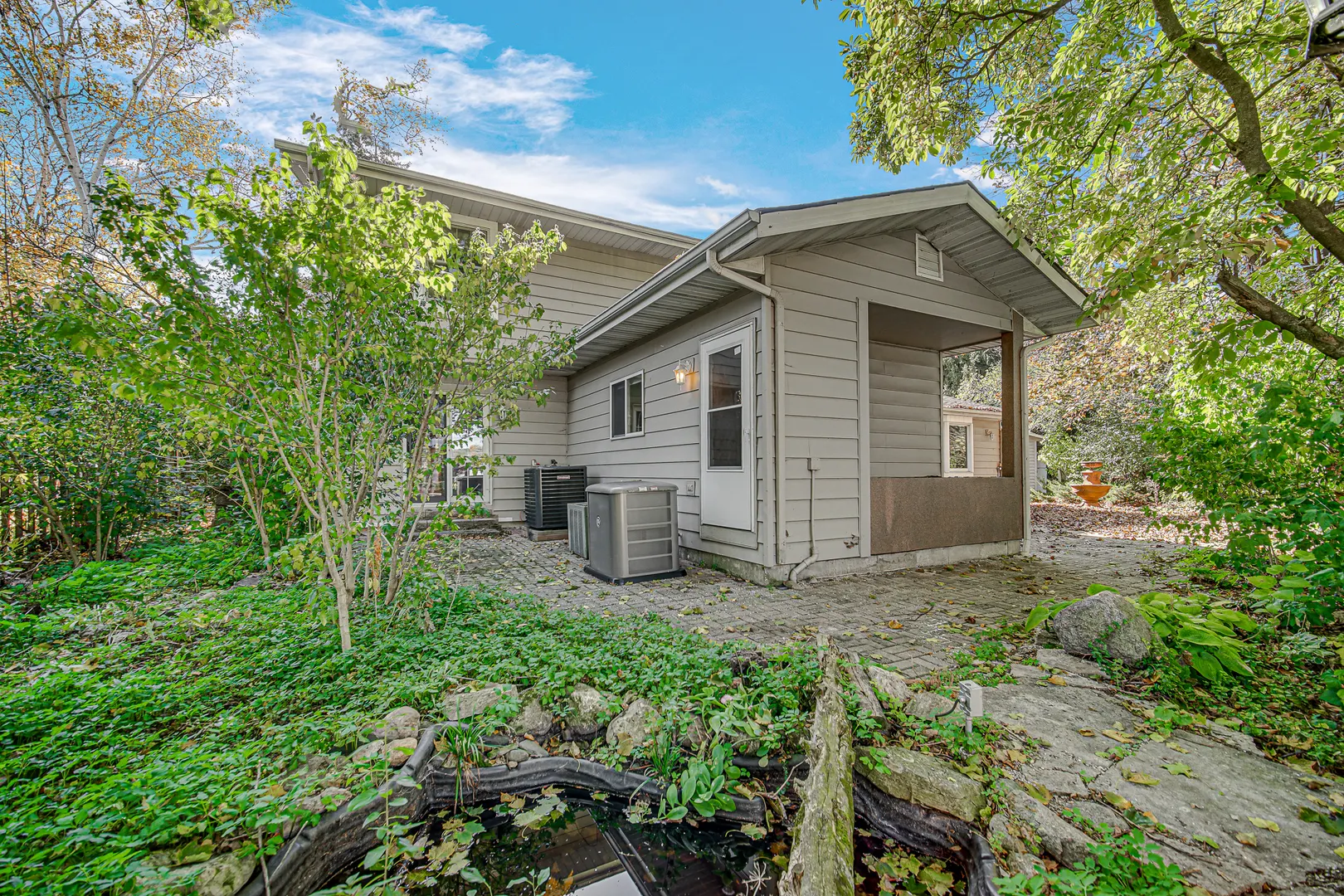 218 Londonderry Court IL