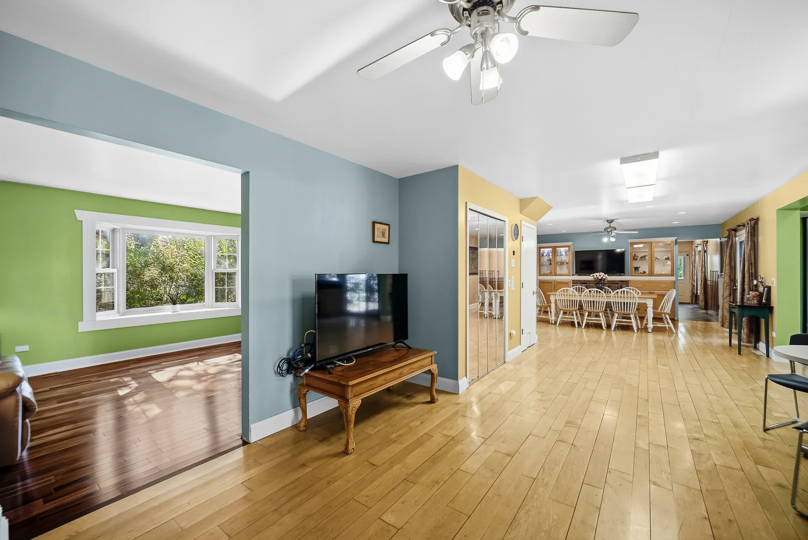 218 Londonderry Court IL