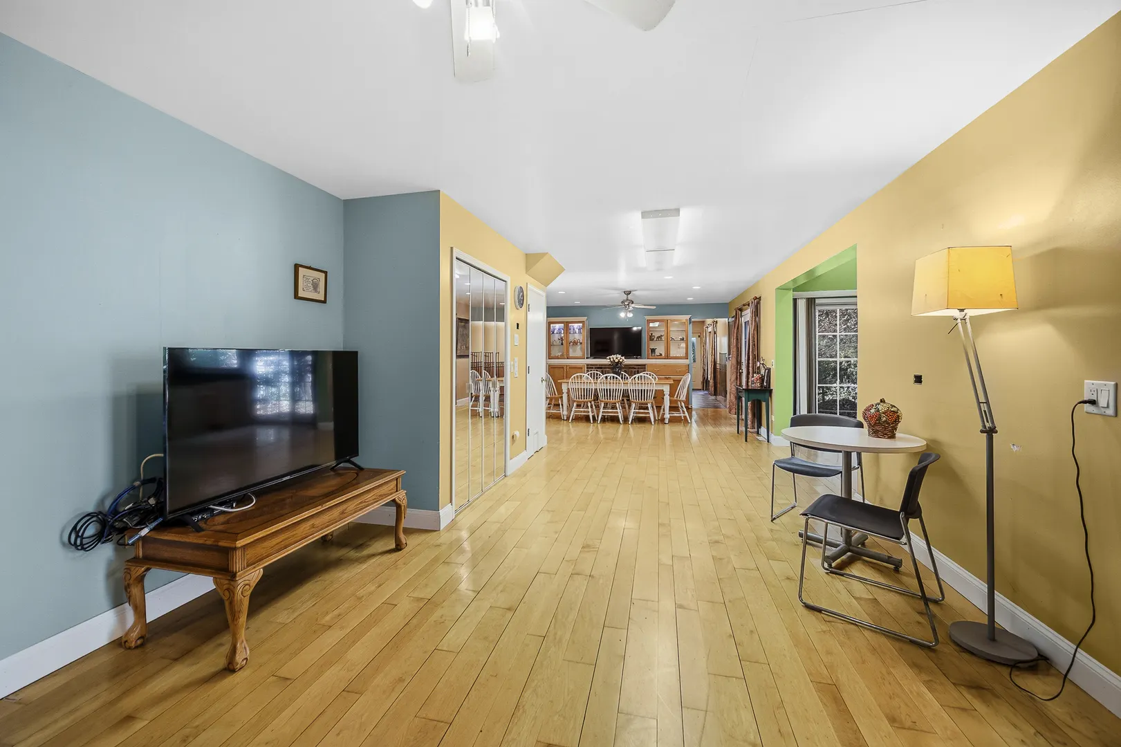 218 Londonderry Court IL