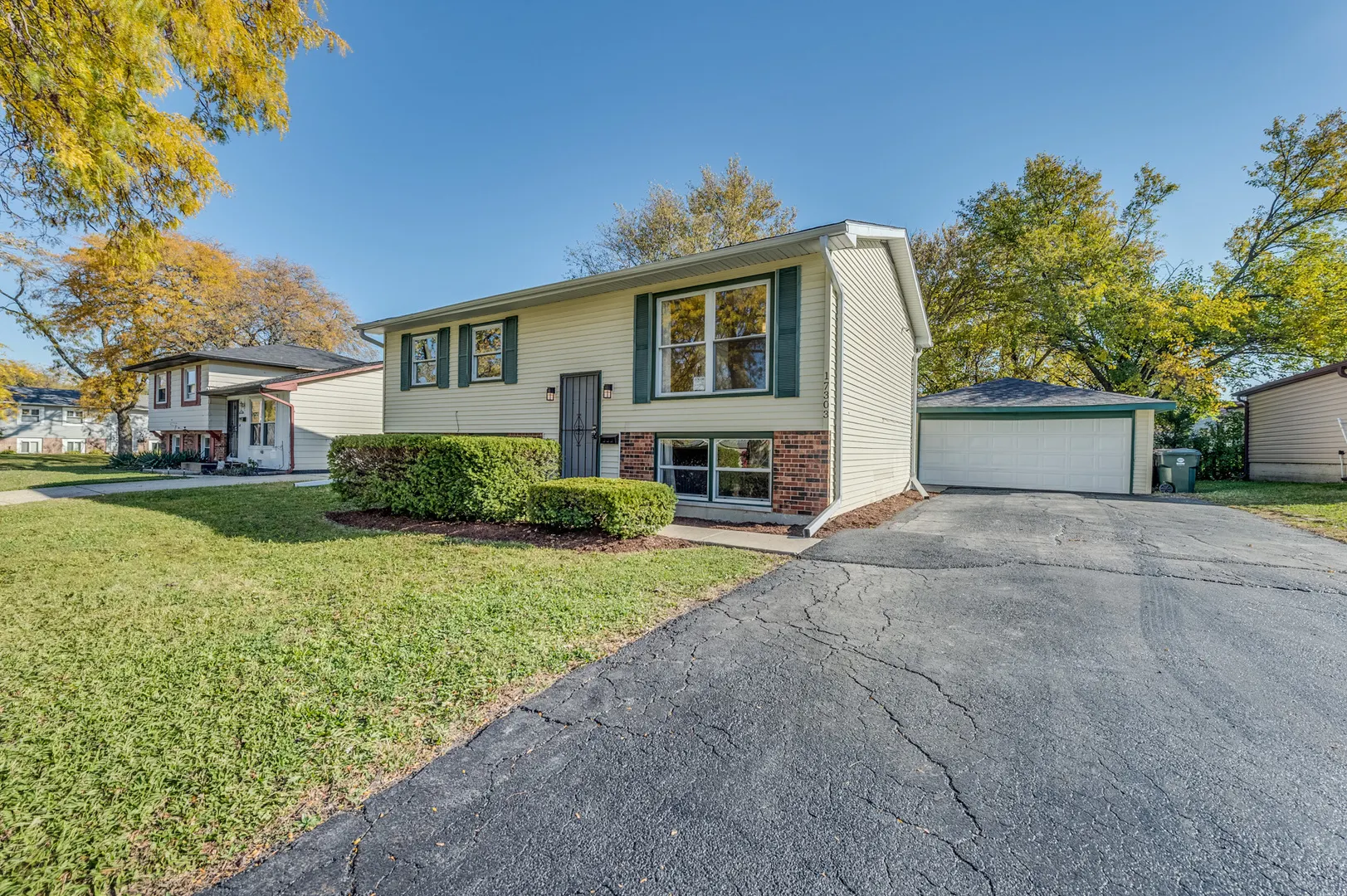 17303 Appletree Drive IL