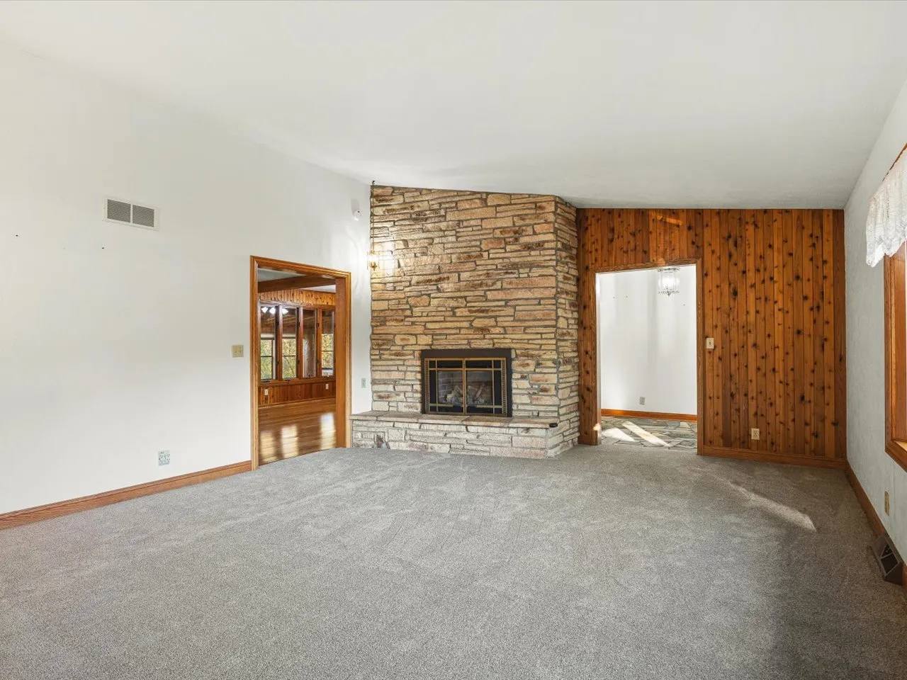 690 Valley Forge Trail IL