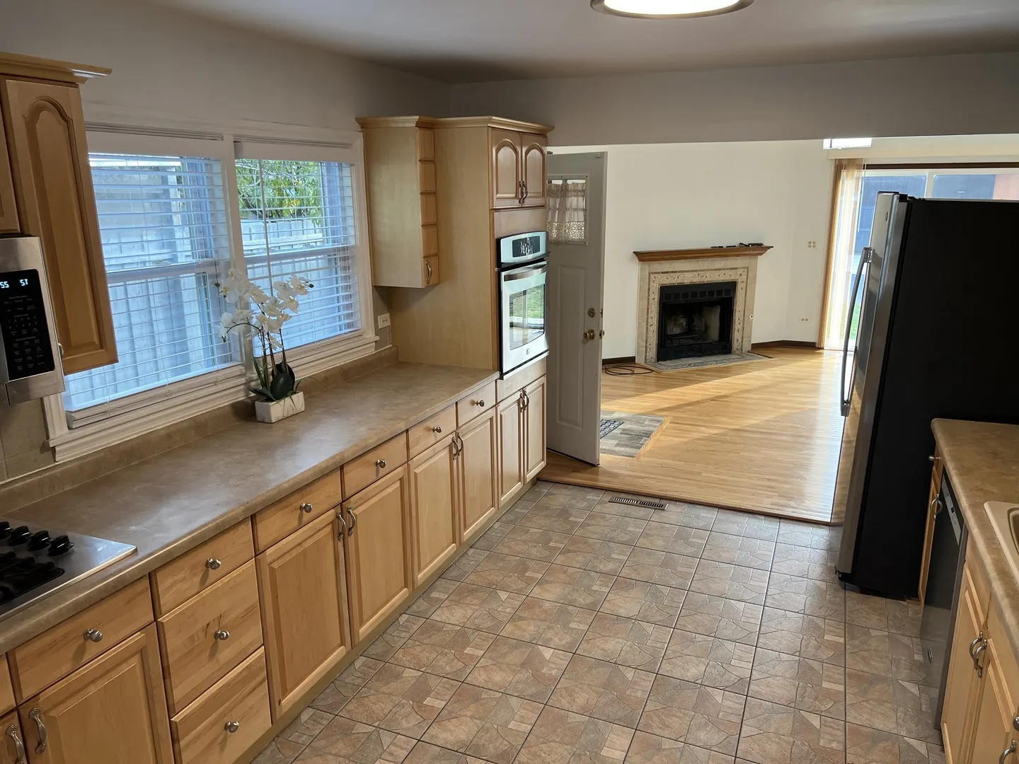 905 Grey Avenue IL