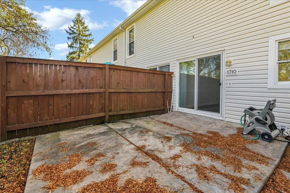 1710 Ardwick Drive IL