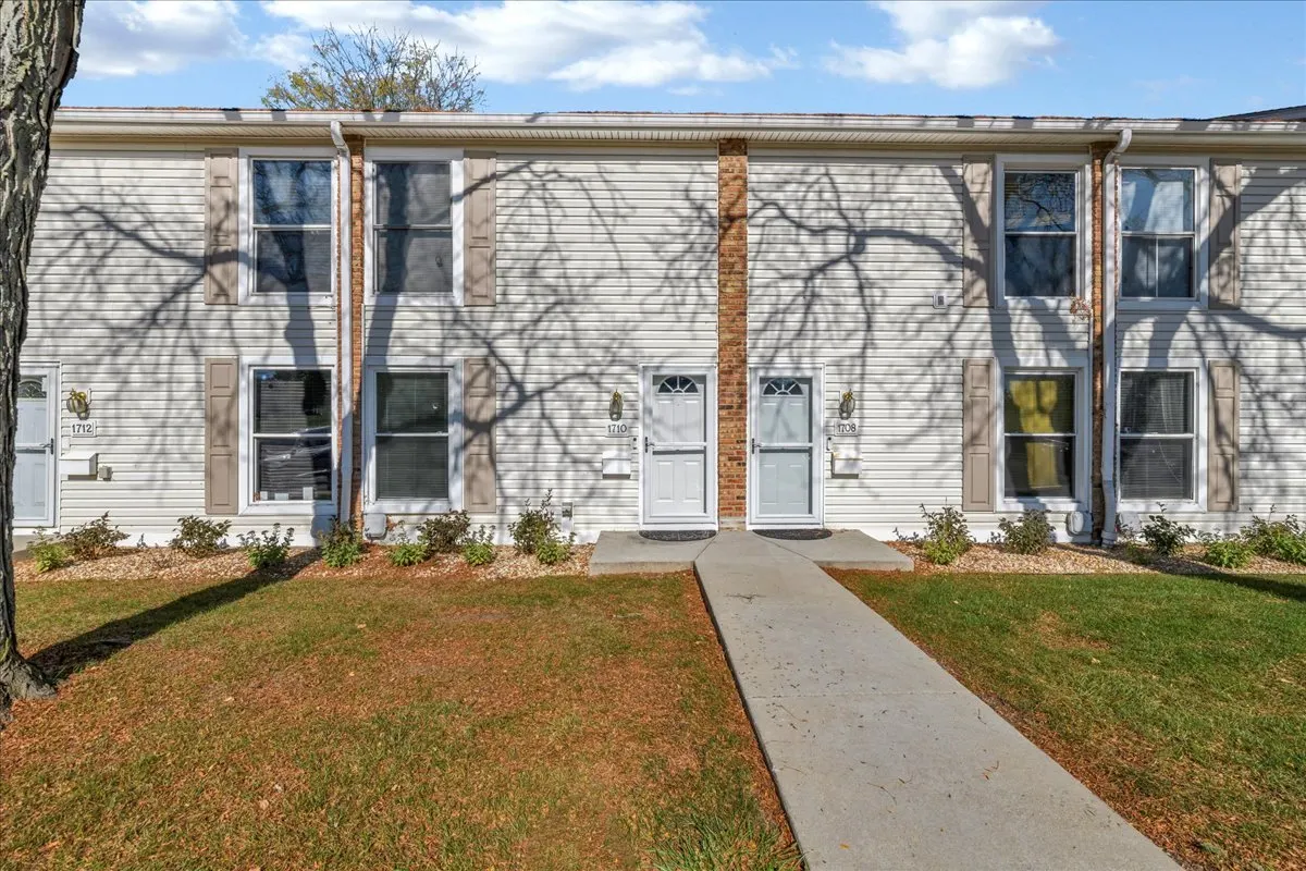 1710 Ardwick Drive IL