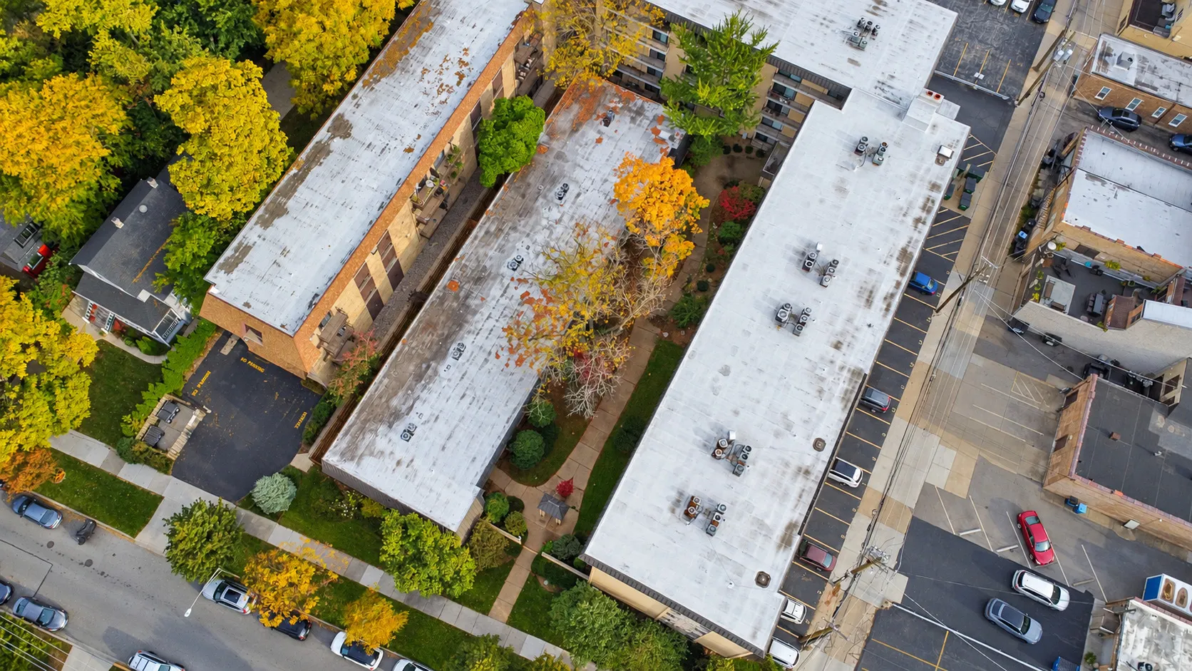 6221 N NIAGARA Avenue IL #403