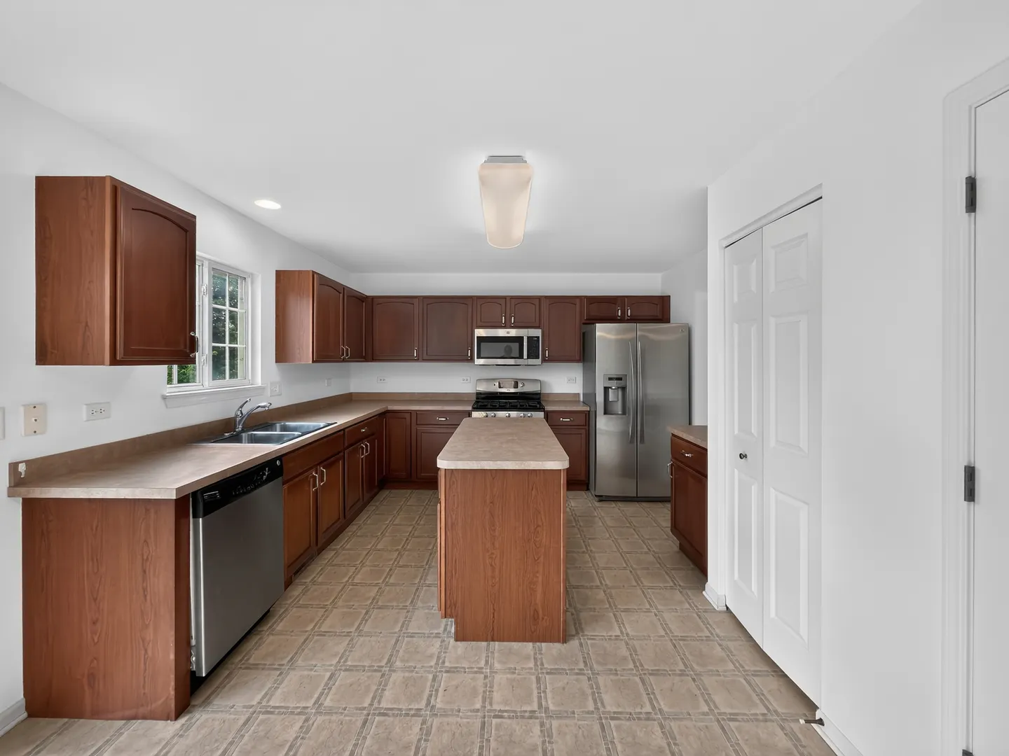 1911 Cameron Drive IL