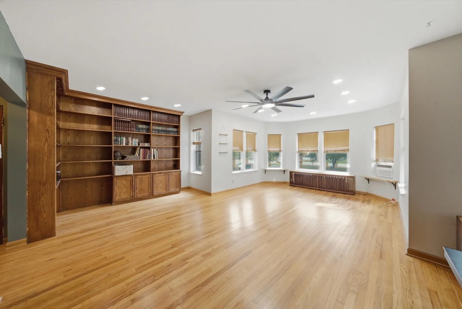 2640 W Logan Boulevard IL #102