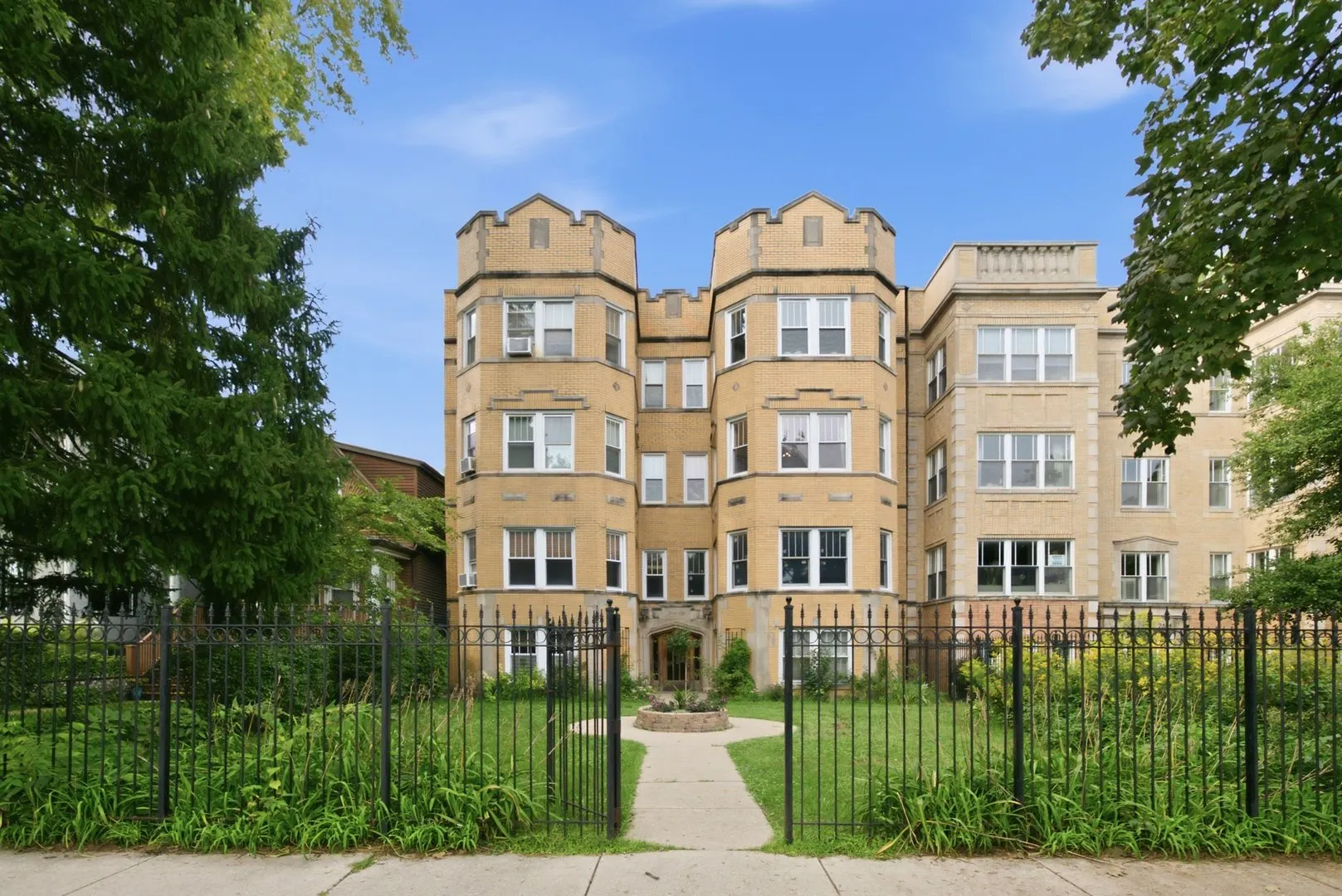 2640 W Logan Boulevard IL #102