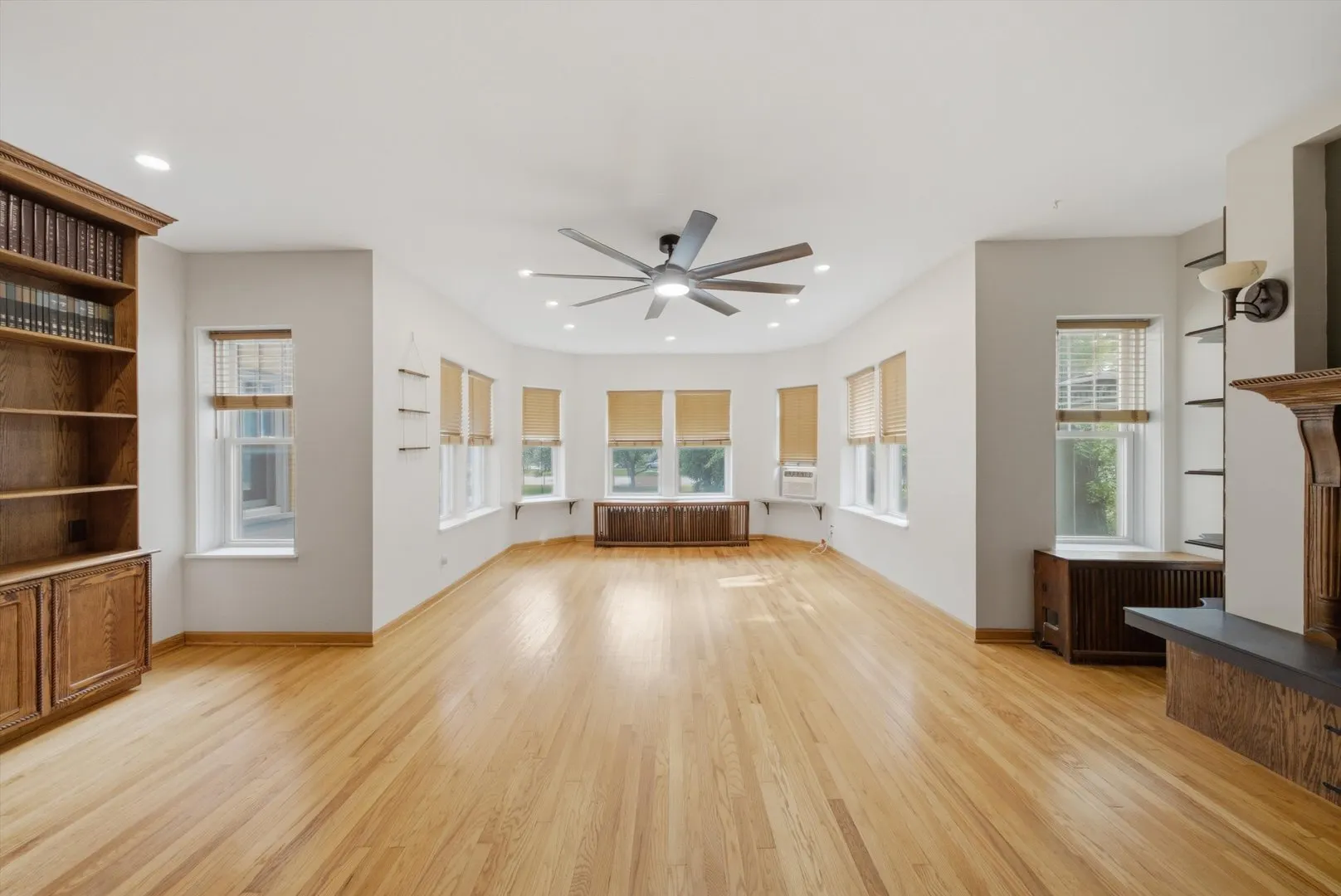2640 W Logan Boulevard IL #102