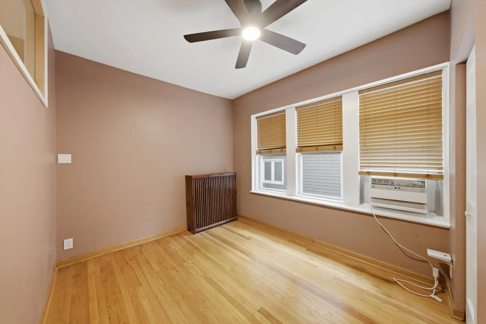 2640 W Logan Boulevard IL #102