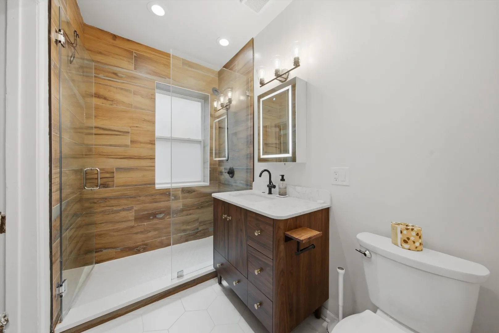 2640 W Logan Boulevard IL #102