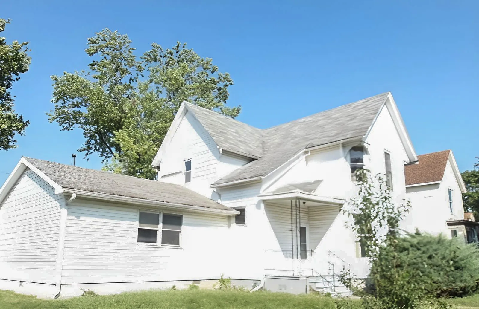 209 E Washington Street IL