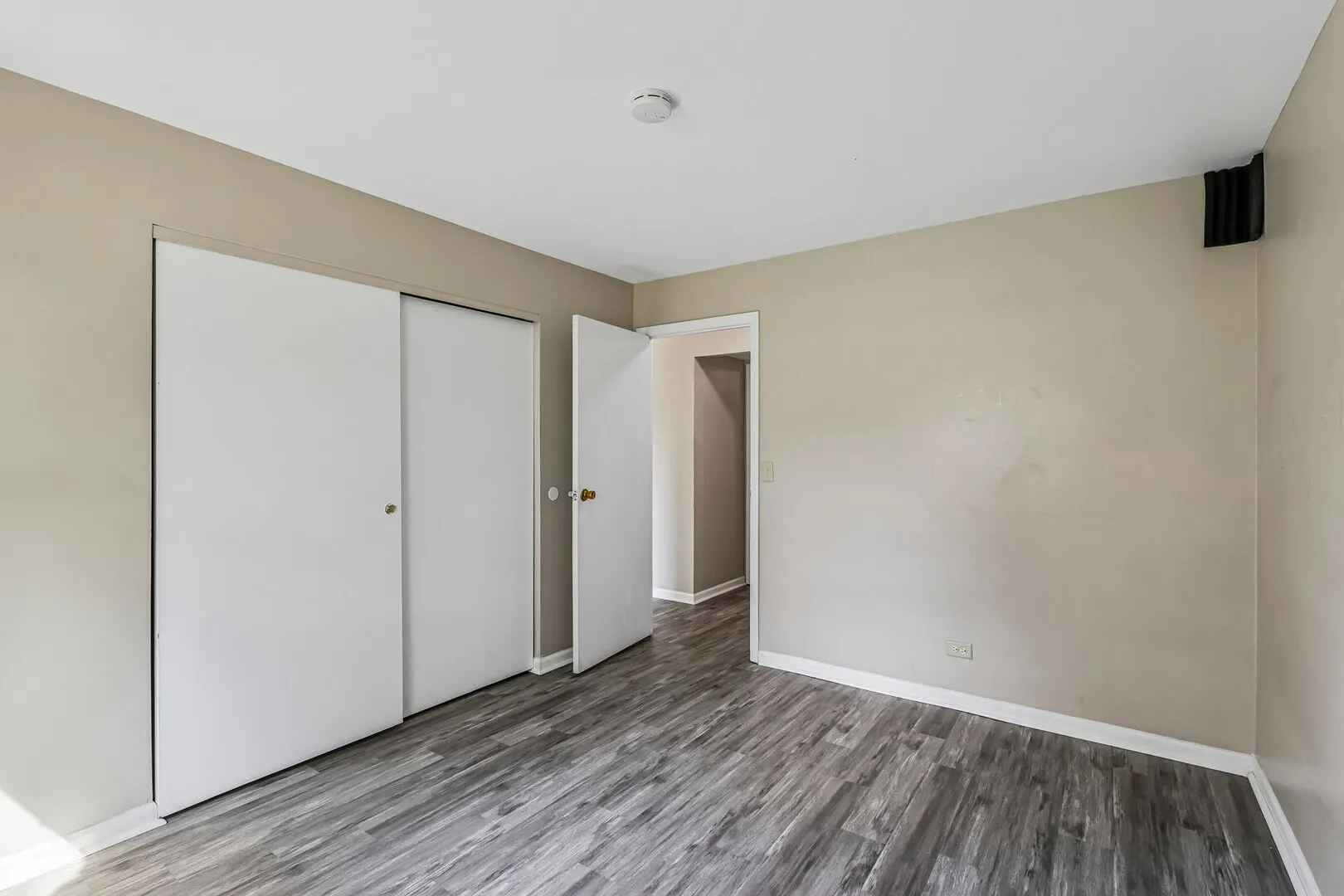 1760 BRISTOL Walk IL #B