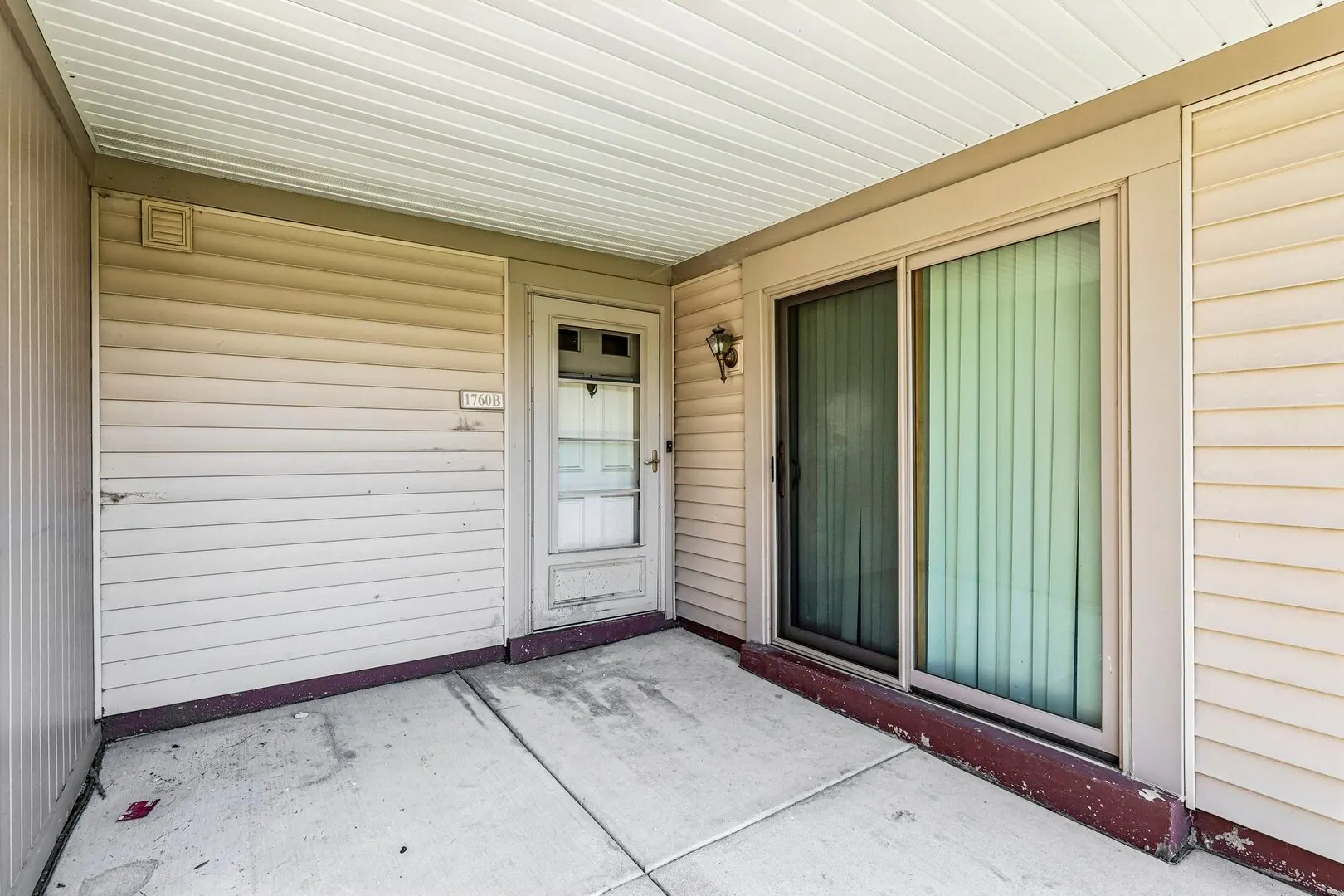 1760 BRISTOL Walk IL #B