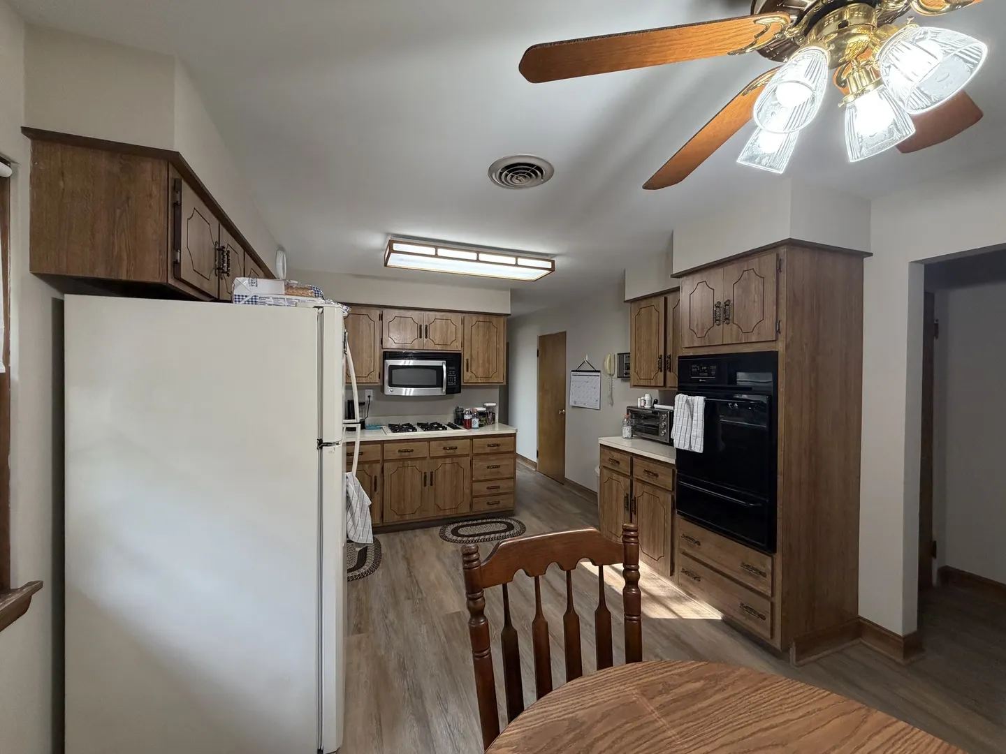 557 E 2nd Street IL