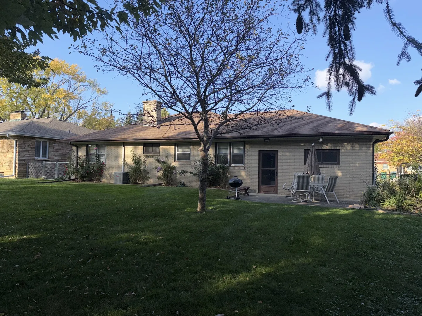 557 E 2nd Street IL