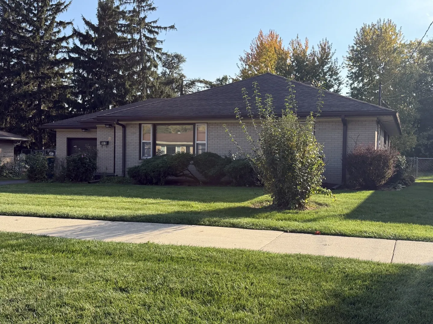 557 E 2nd Street IL