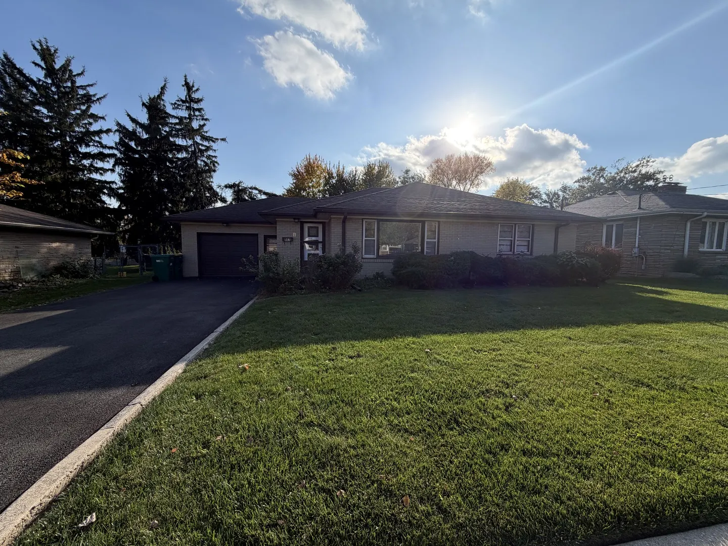557 E 2nd Street IL
