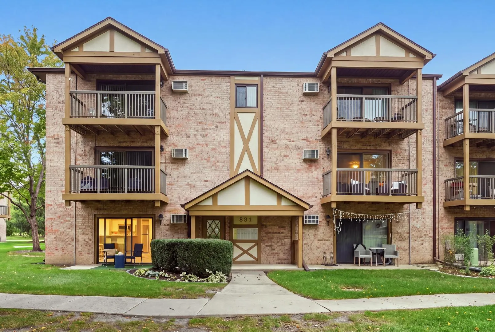 831 S Dwyer Avenue IL #A