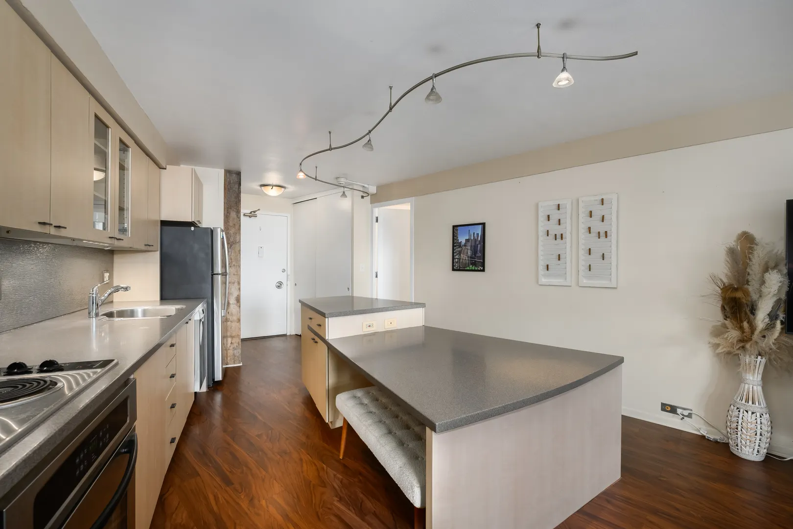 300 N STATE Street IL #3608